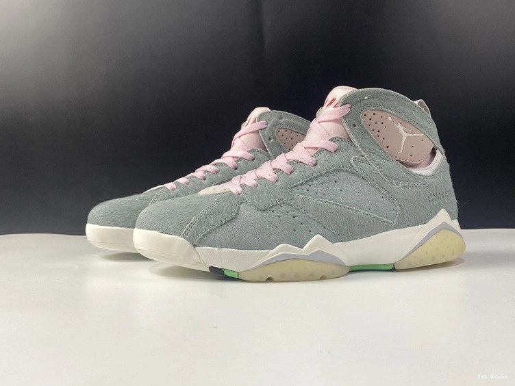 Retro - Jordan Neutral CT8528-002 7 Grey 0105